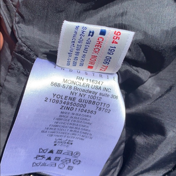 Moncler Yolene quilted jacket with belt & zippers - Picture 5 of 5